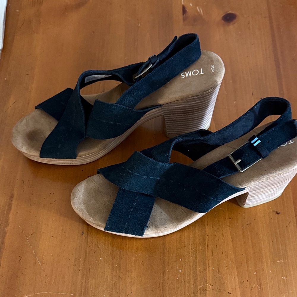 TOMS Women's Black Wedge Sandals